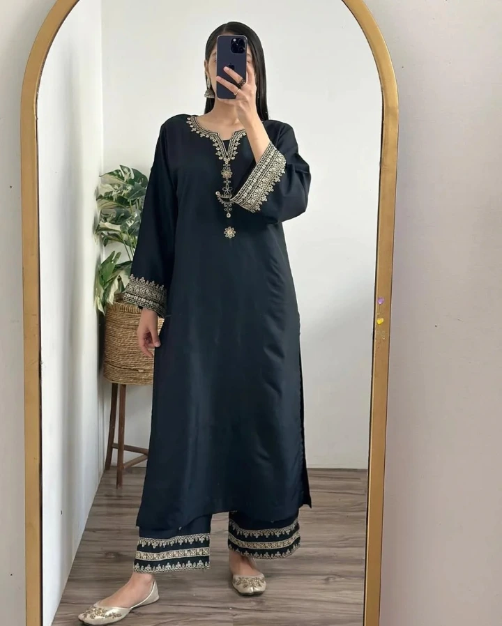 Elegant &  trendy outfit