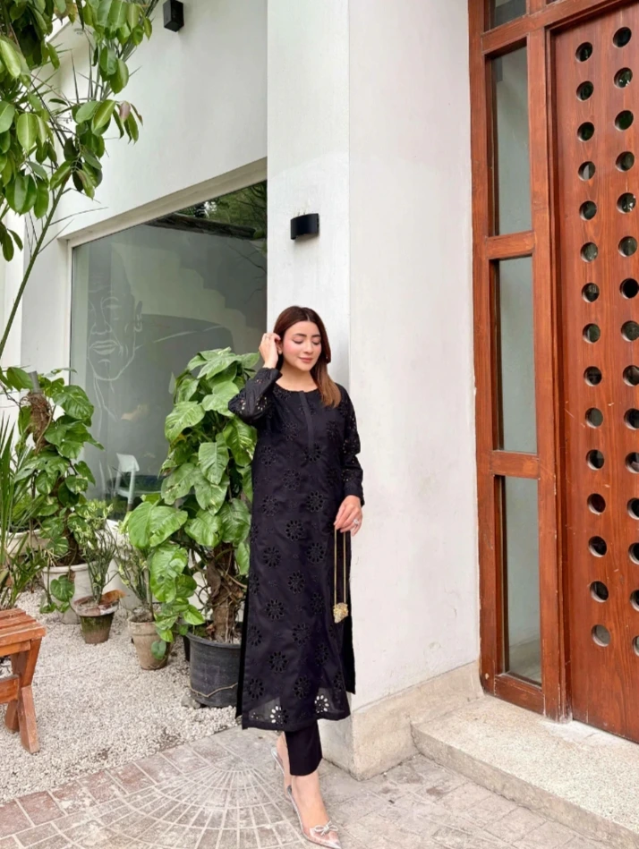 Zehra-embroidered Lawn 2Pc Suit