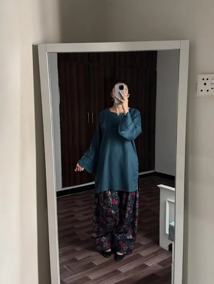 Trendy and elegant Outfit